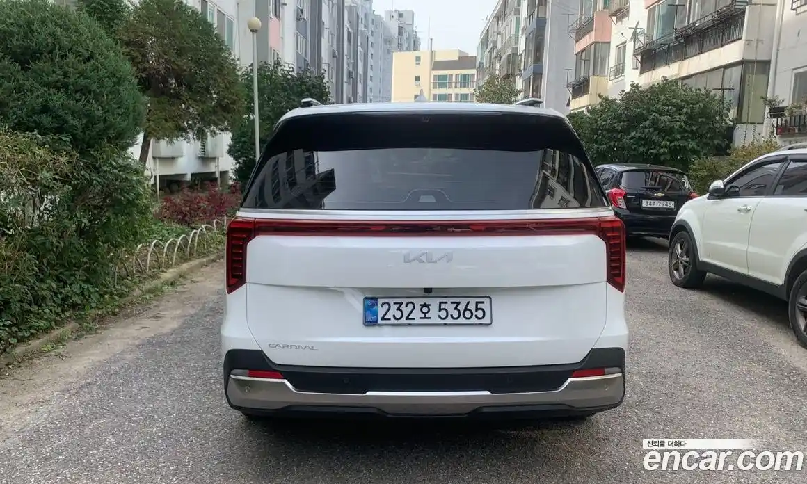 Kia Canival 2025 3.5 Автомат в Москве № 928414, фото 4