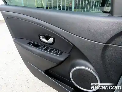 Renault SM3 2015 1.6 гидро в Москве № 928486, миниатюра 11