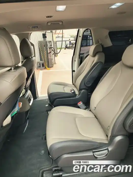 Kia Canival 2024 1.6 гидро в Москве № 928844, фото 9