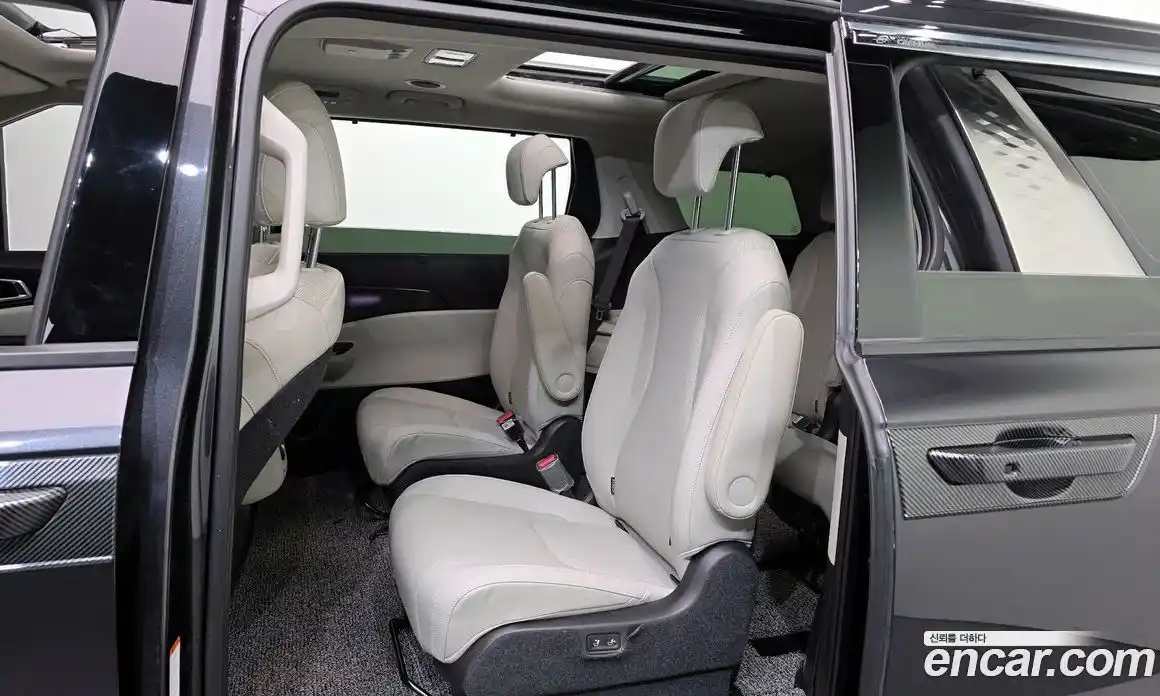 Kia Canival 2023 2.2 Автомат в Москве № 929105, фото 11