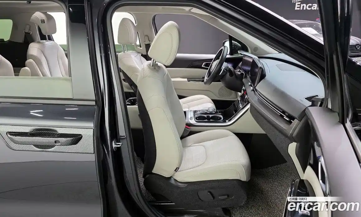 Kia Canival 2023 2.2 Автомат в Москве № 929105, фото 12