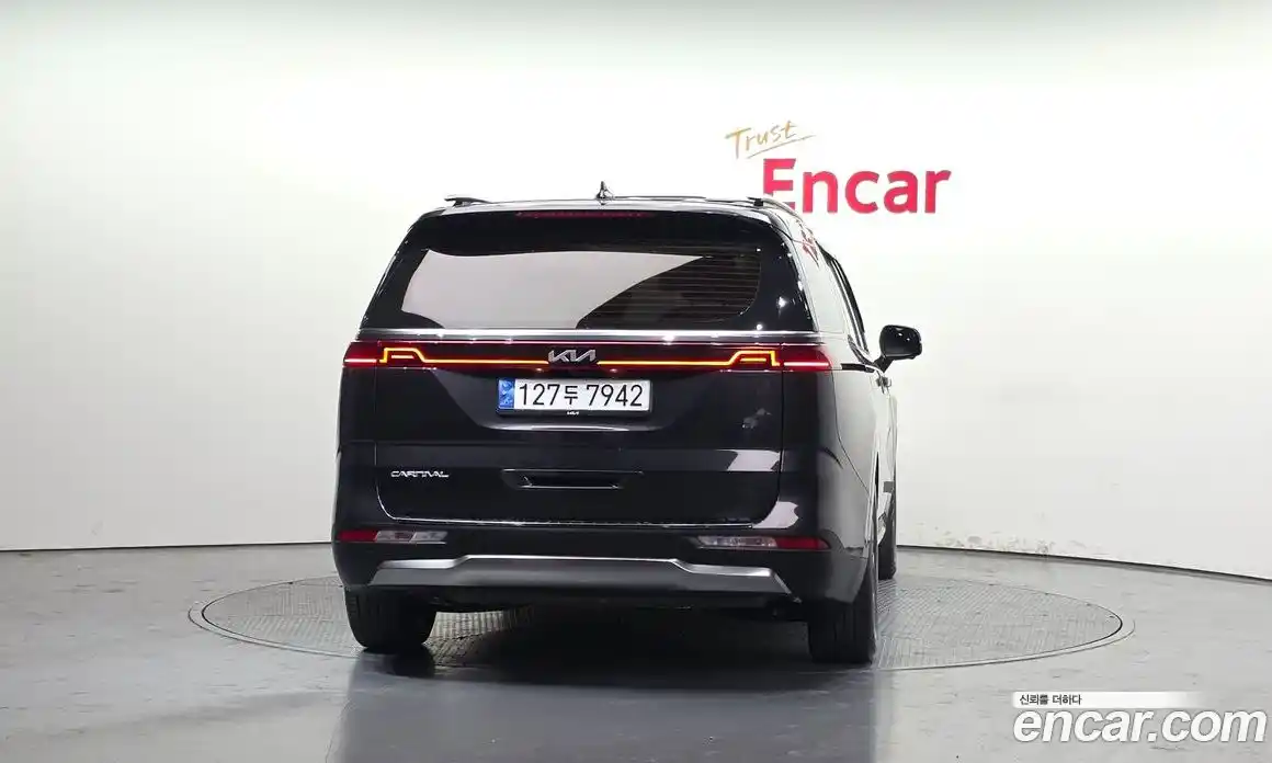 Kia Canival 2023 2.2 Автомат в Москве № 929105, фото 4