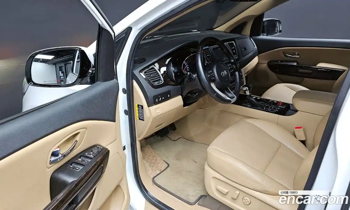 Kia Canival 2020 3.3 Автомат в Москве № 929532, фото 13