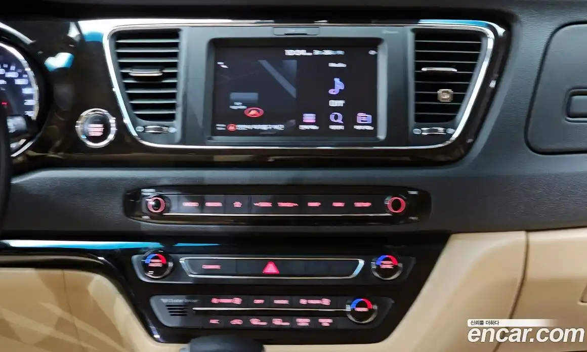 Kia Canival 2020 3.3 Автомат в Москве № 929532, фото 15