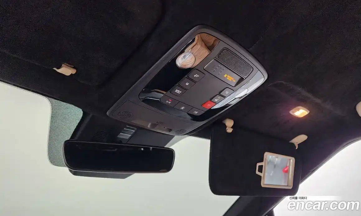 Kia Canival 2022 3.5 Автомат в Москве № 929619, фото 17