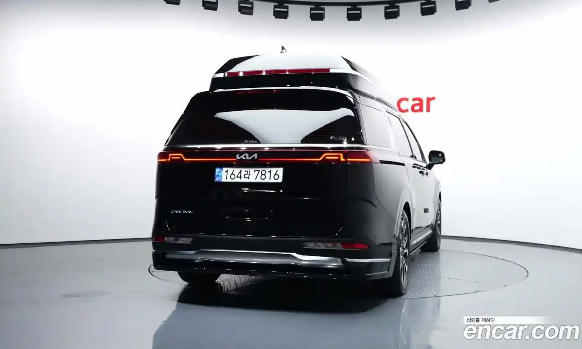 Kia Canival 2022 3.5 Автомат в Москве № 929619, фото 4