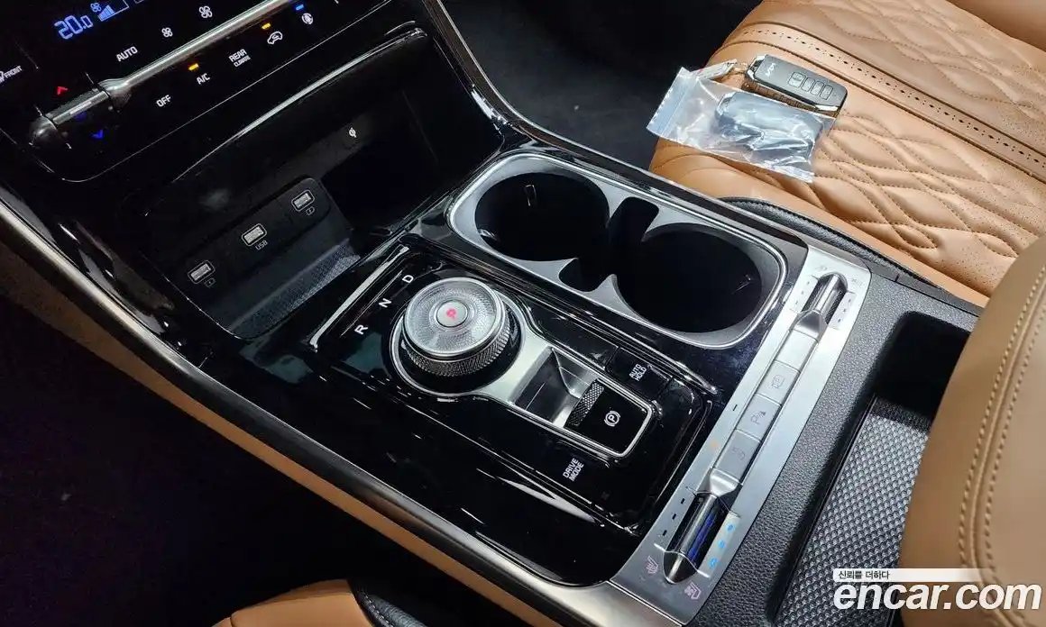 Kia Canival 2022 3.5 Автомат в Москве № 929619, фото 9