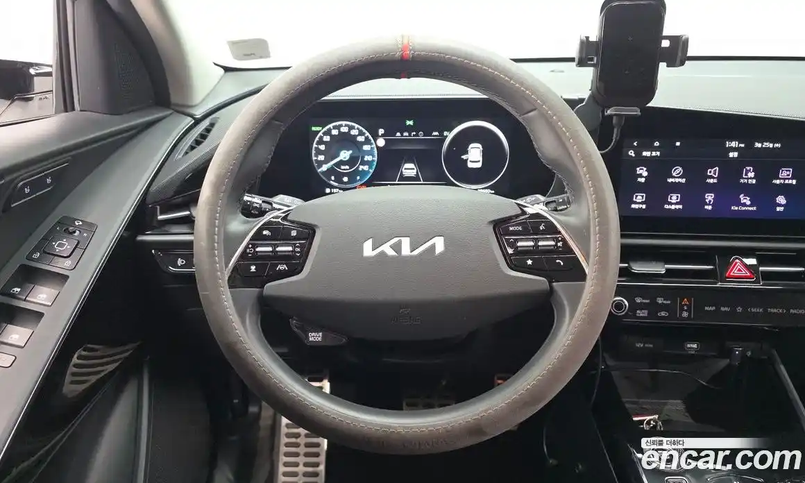 Kia Niro 2022 1.6 Автомат в Москве № 929629, фото 13
