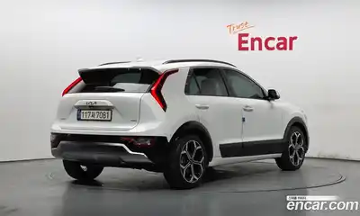Kia Niro 2022 1.6 Автомат в Москве № 929629, миниатюра 2