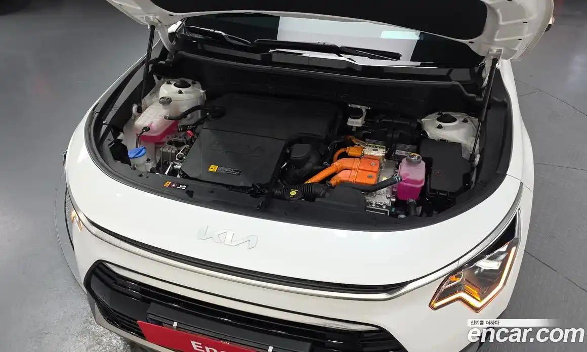 Kia Niro 2022 1.6 Автомат в Москве № 929629, фото 6