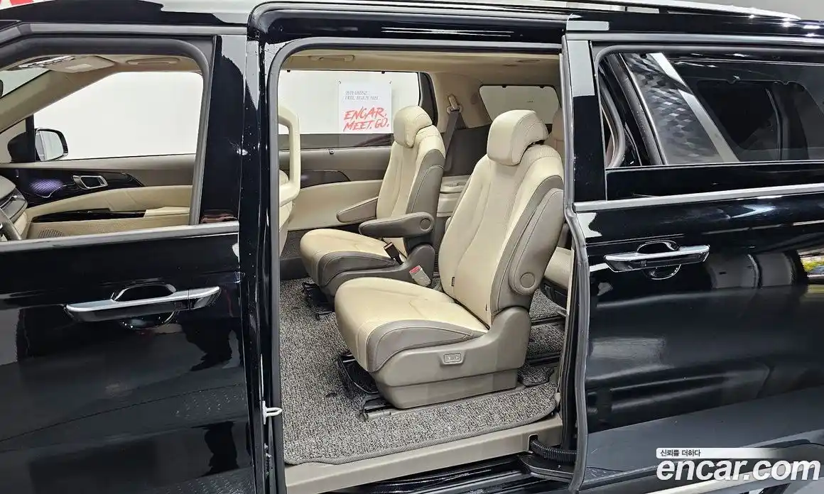 Kia Canival 2023 3.5 Автомат в Москве № 929666, фото 11