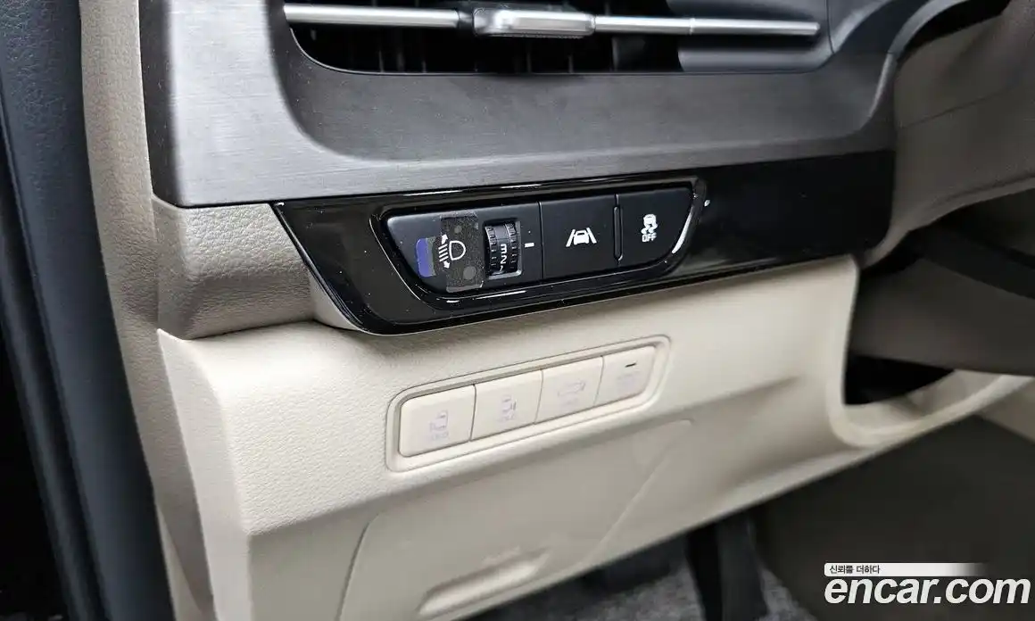 Kia Canival 2023 3.5 Автомат в Москве № 929666, фото 14