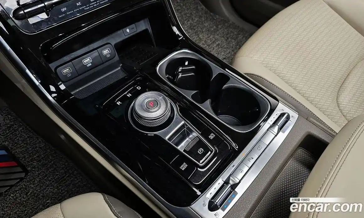 Kia Canival 2023 3.5 Автомат в Москве № 929666, фото 9