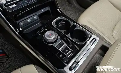 Kia Canival 2023 3.5 Автомат в Москве № 929666, миниатюра 9