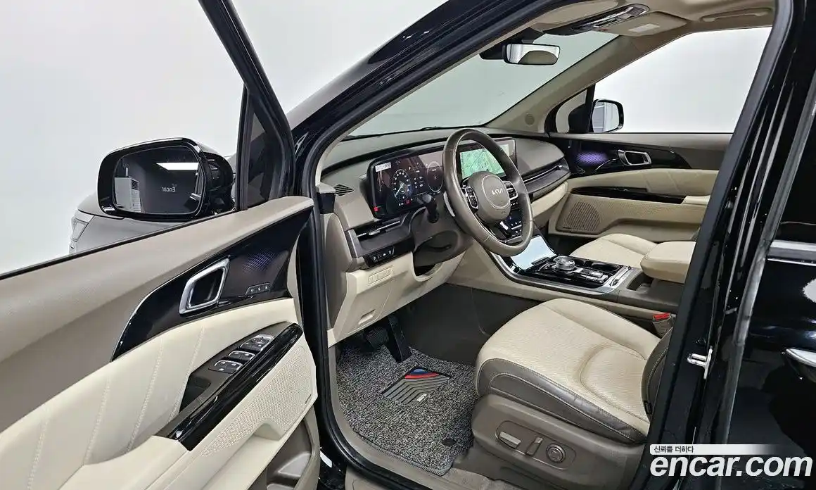 Kia Canival 2023 3.5 Автомат в Москве № 929666, фото 10