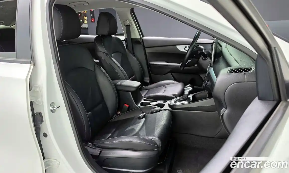 Kia K3 2022 1.6 Автомат в Москве № 929731, фото 10