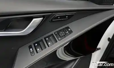 Kia Niro 2024 1.6 Автомат в Москве № 929809, миниатюра 11