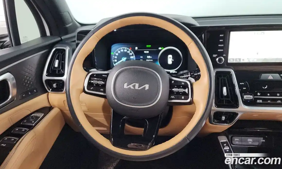 Kia Sorento 2022 1.6 Автомат в Москве № 930053, фото 13