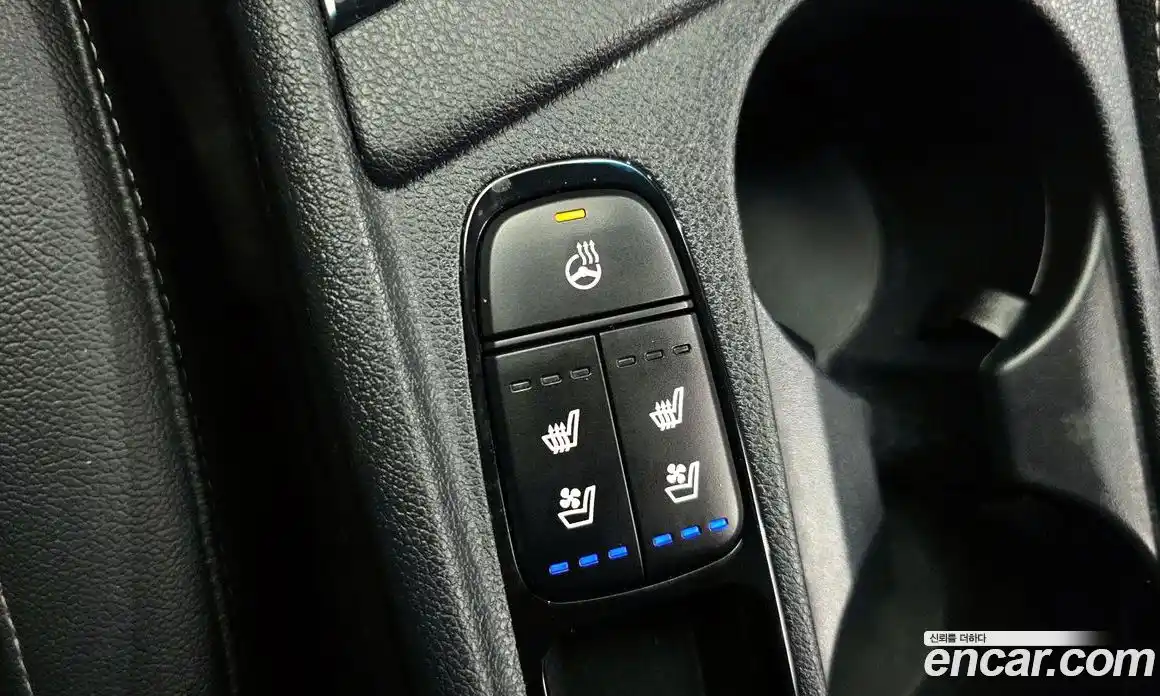 Kia Niro 2018 1.6 Автомат в Москве № 930185, фото 16