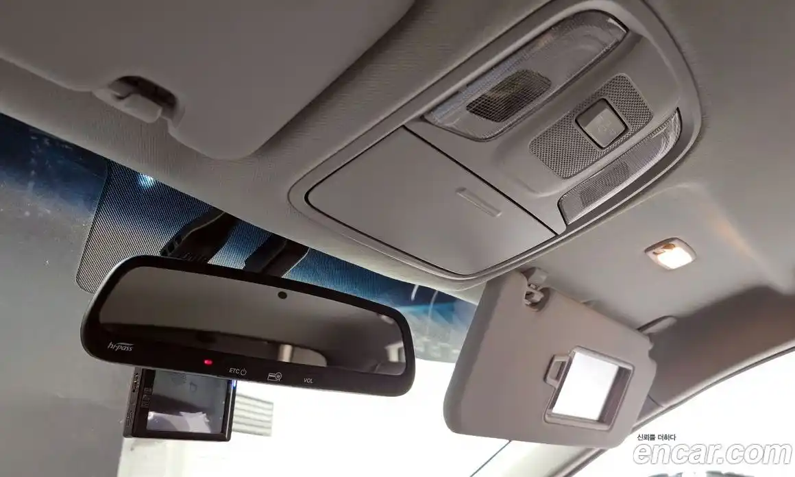 Kia Niro 2018 1.6 Автомат в Москве № 930185, фото 19