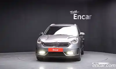 Kia Niro 2018 1.6 Автомат в Москве № 930185, миниатюра 3
