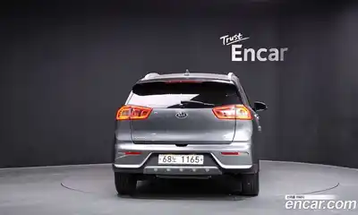 Kia Niro 2018 1.6 Автомат в Москве № 930185, миниатюра 4