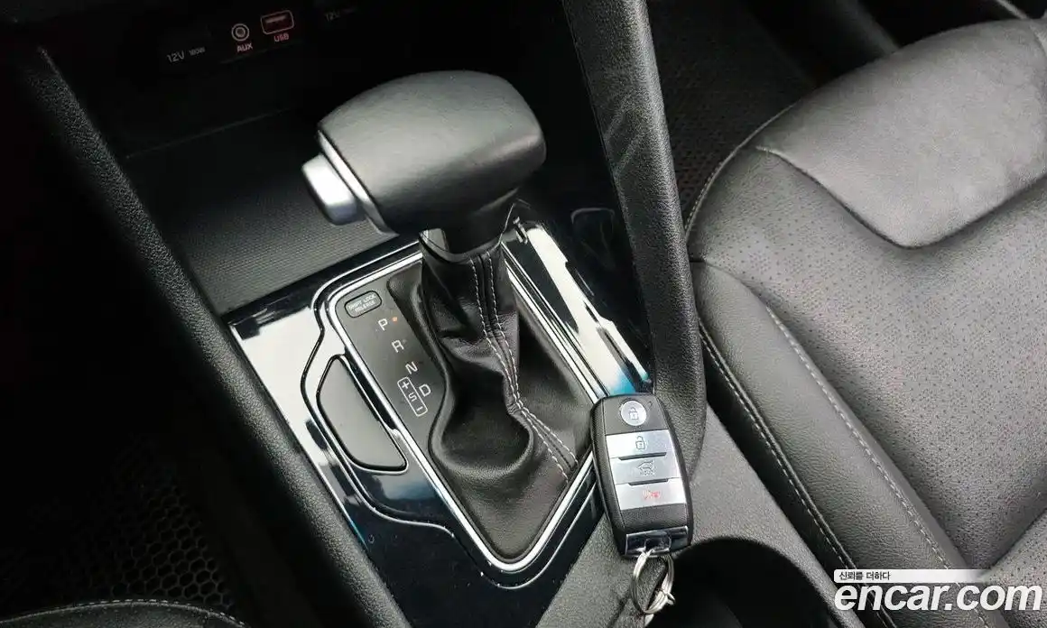 Kia Niro 2018 1.6 Автомат в Москве № 930185, фото 9