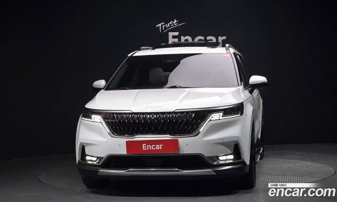 Kia Canival 2023 3.5 Автомат в Москве № 930205, фото 3