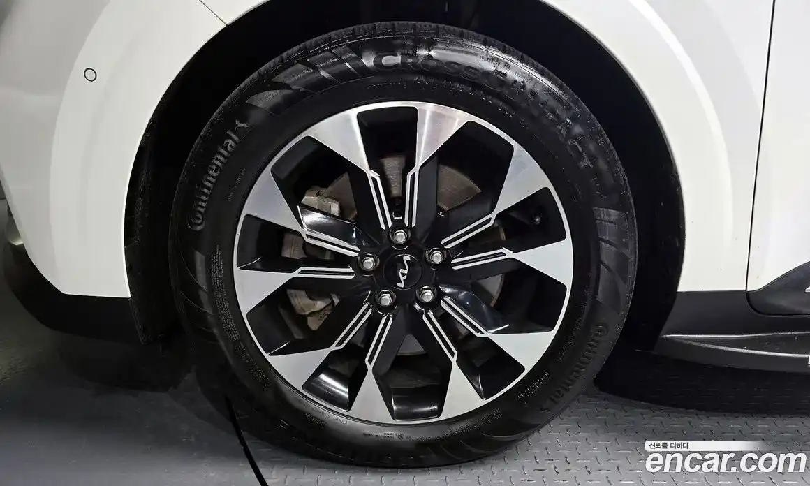 Kia Canival 2023 3.5 Автомат в Москве № 930205, фото 5