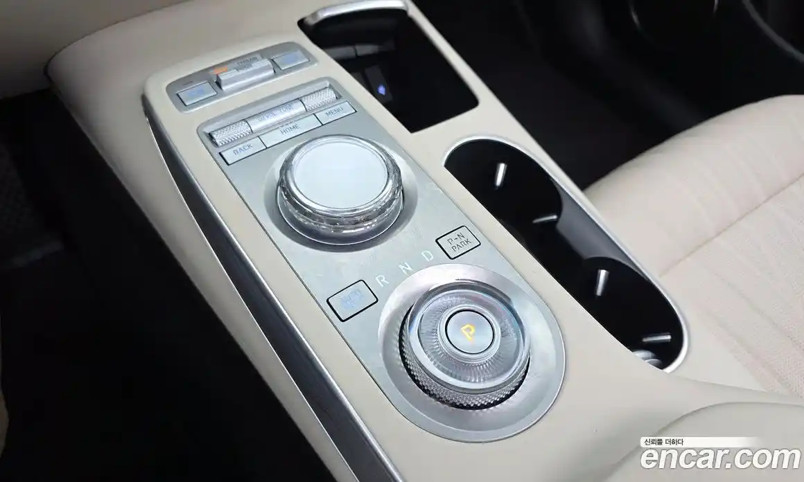 Genesis GV70 2024 2.5 Классический в Москве № 930360, фото 9