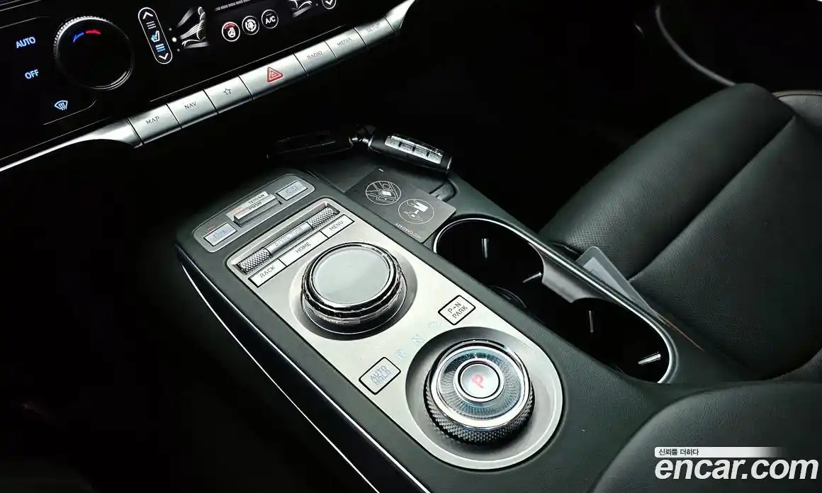 Genesis GV70 2023 2.5 Автомат в Москве № 930410, фото 9