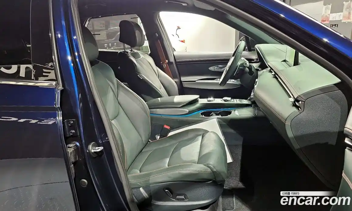 Genesis GV70 2023 2.5 Автомат в Москве № 930410, фото 10