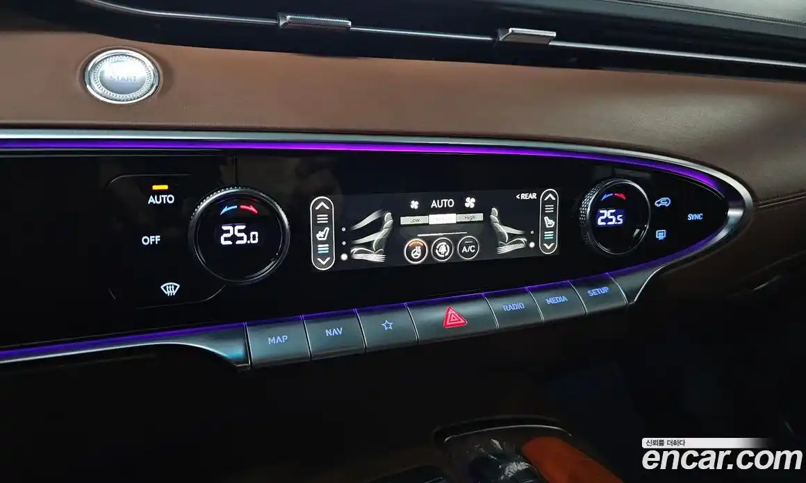 Genesis GV70 2022 2.2 Автомат в Москве № 930483, фото 18