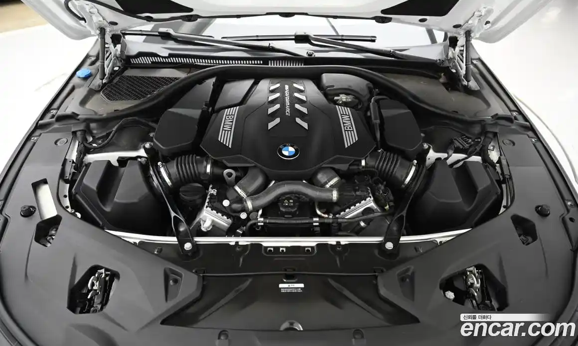 BMW 8-Series 2024 4.4 Автомат в Москве № 930905, фото 6