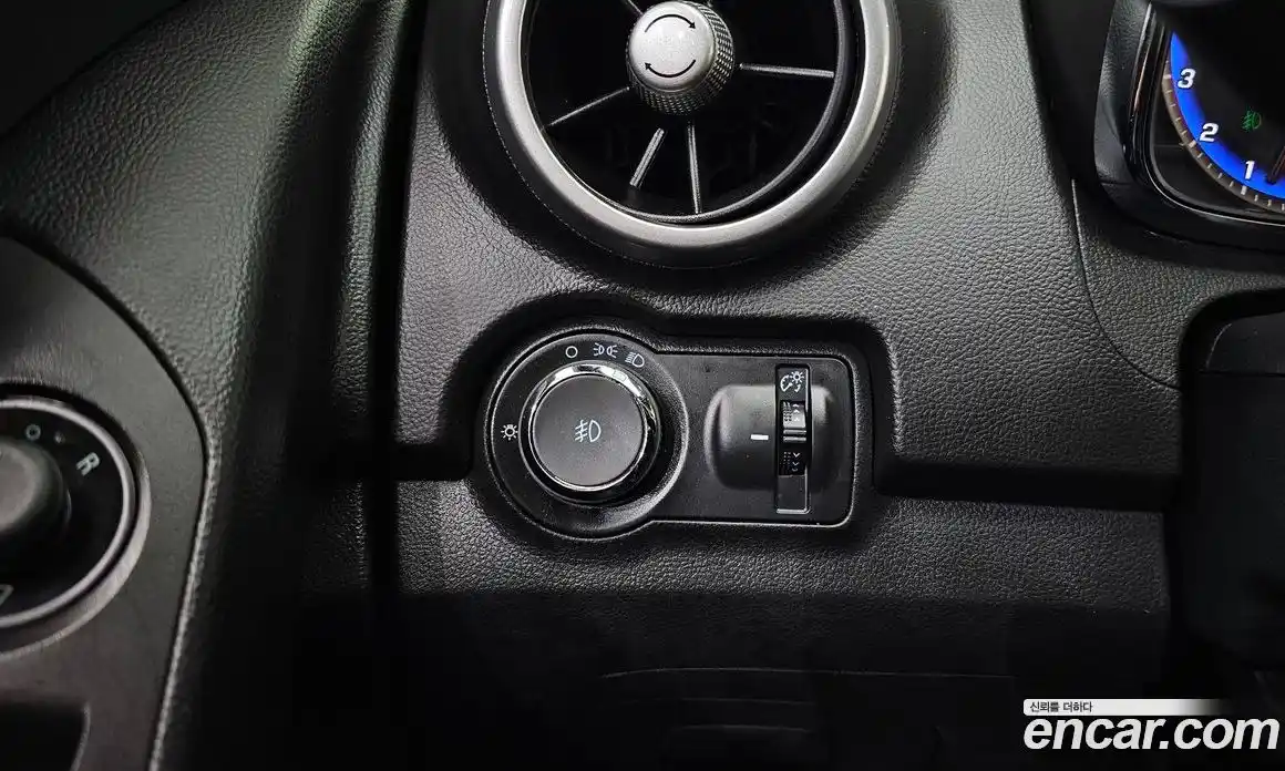 Chevrolet Trax 2015 1.4 Автомат в Москве № 934454, фото 18