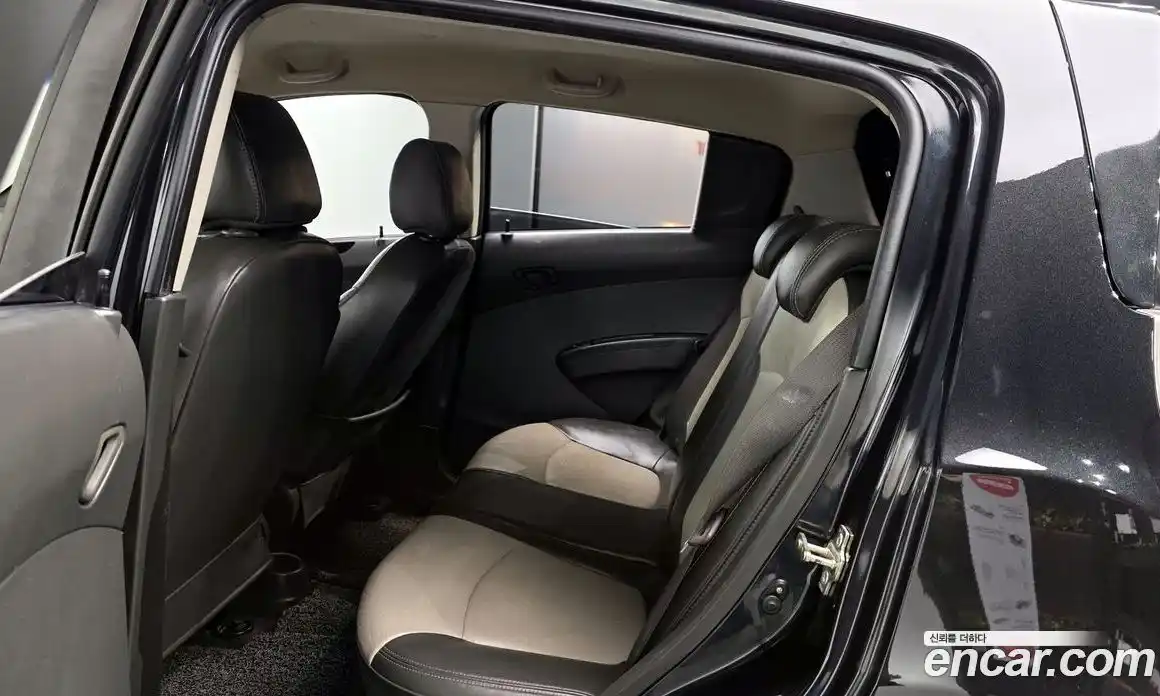 Chevrolet Matiz 2011 1.0 Автомат в Москве № 935320, фото 12