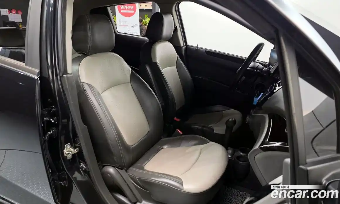 Chevrolet Matiz 2011 1.0 Автомат в Москве № 935320, фото 10