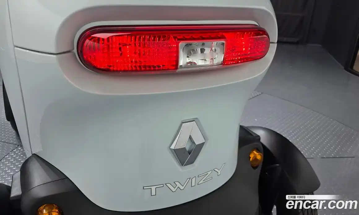 Renault Twizy 2017 0.1 гидро в Москве № 937040, фото 19