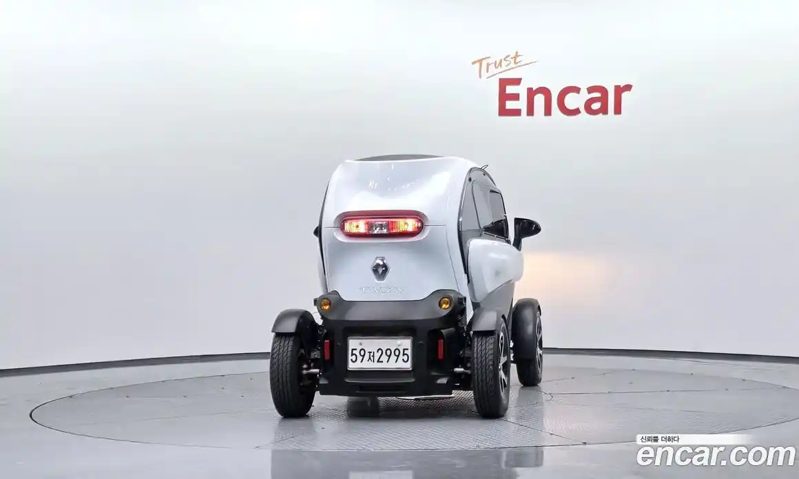 Renault Twizy 2017 0.1 гидро в Москве № 937040, фото 3