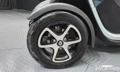 Renault Twizy 2017 0.1 гидро в Москве № 937040, миниатюра 5