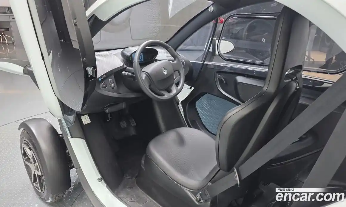 Renault Twizy 2017 0.1 гидро в Москве № 937040, фото 10
