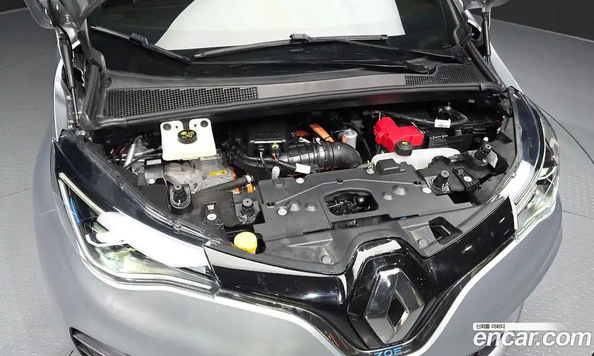 Renault Zoe 2021 0.2 Автомат в Москве № 937341, фото 6