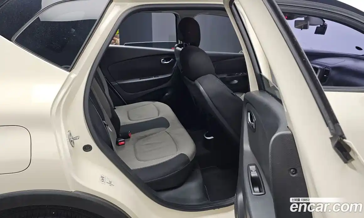 Renault QM3 2014 1.5 Автомат в Москве № 937545, фото 12