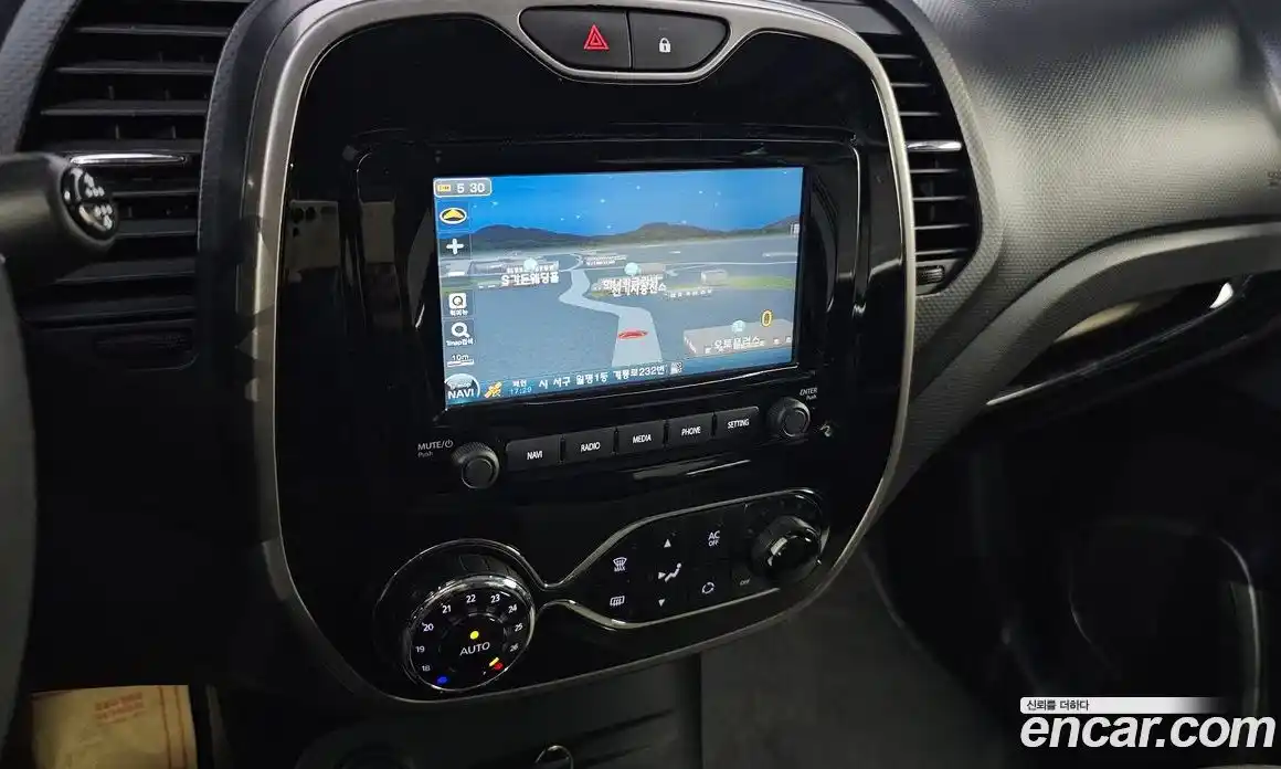 Renault QM3 2014 1.5 Автомат в Москве № 937545, фото 18