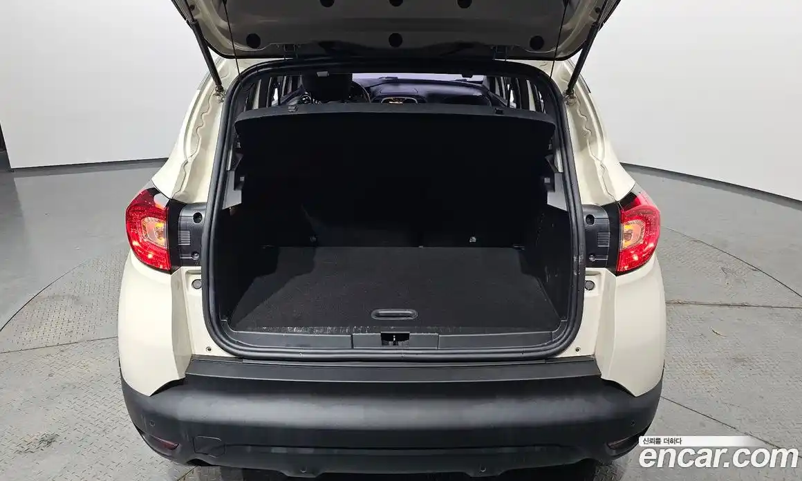 Renault QM3 2014 1.5 Автомат в Москве № 937545, фото 20