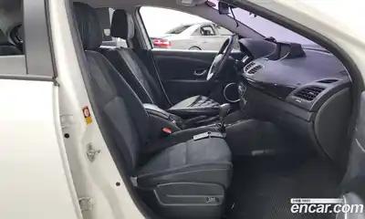 Renault SM3 2014 1.6 гидро в Москве № 937933, миниатюра 11