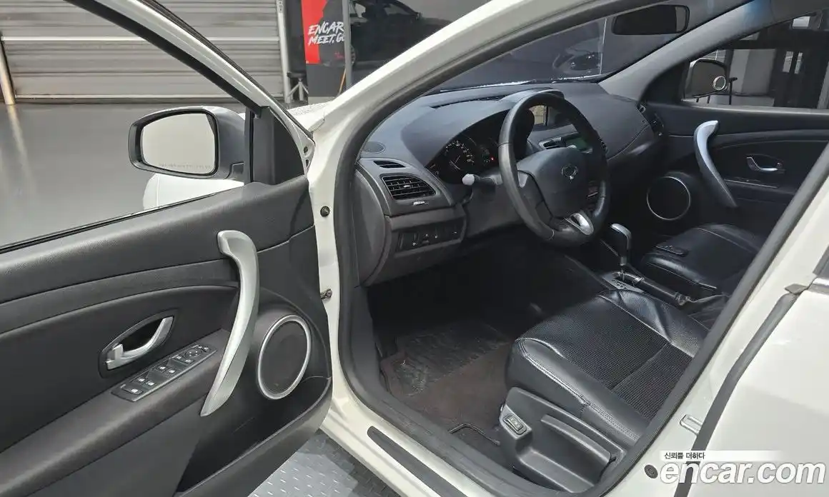 Renault SM3 2010 1.6 гидро в Москве № 937974, фото 13