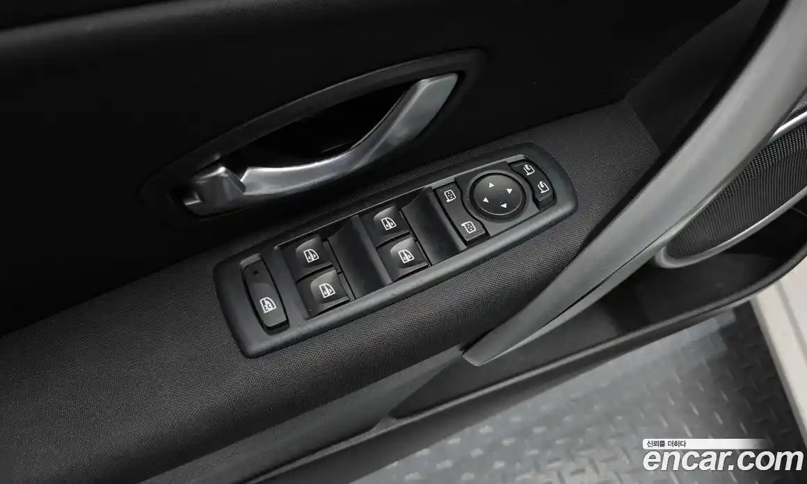 Renault SM3 2010 1.6 гидро в Москве № 937974, фото 19