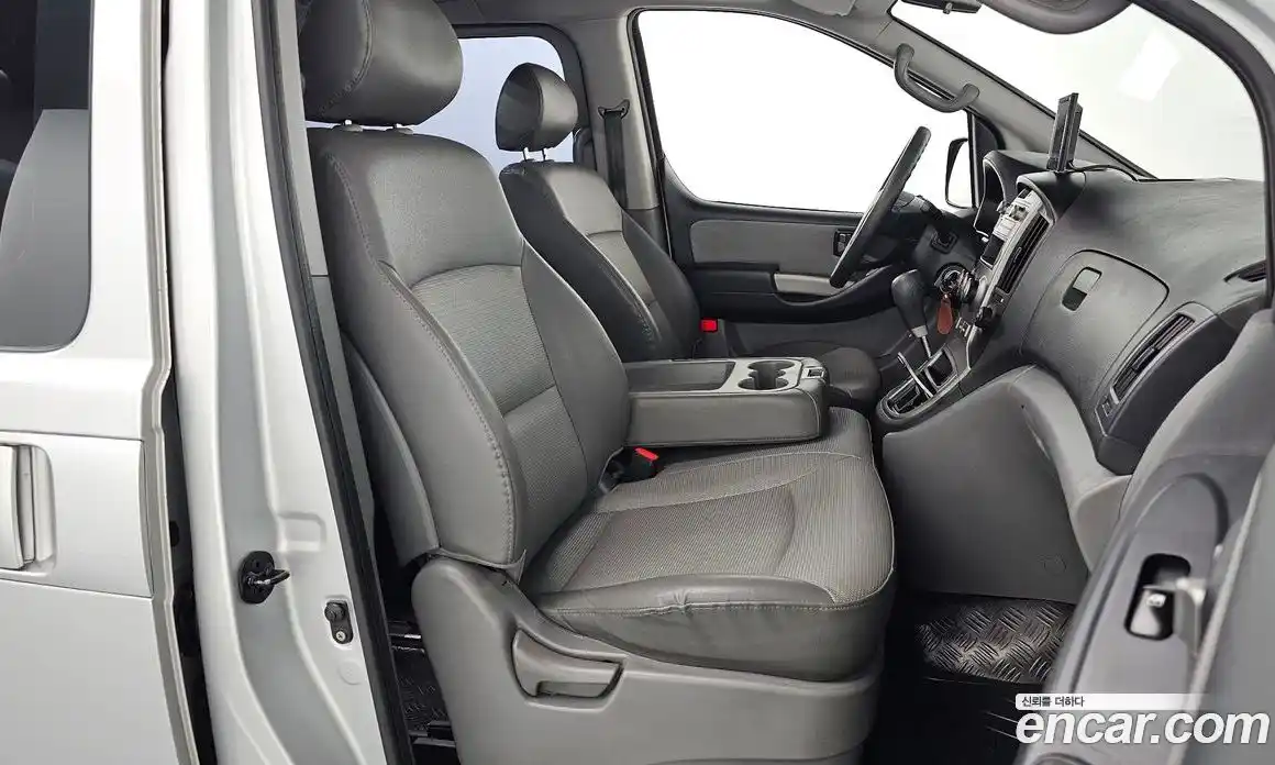 Hyundai Starex 2008 2.5 гидро в Москве № 112850, фото 10