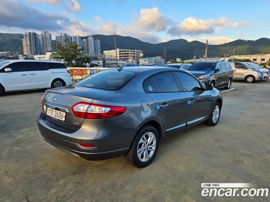 Renault SM3 2018 1.6 гидро в Москве № 181663, фото 4